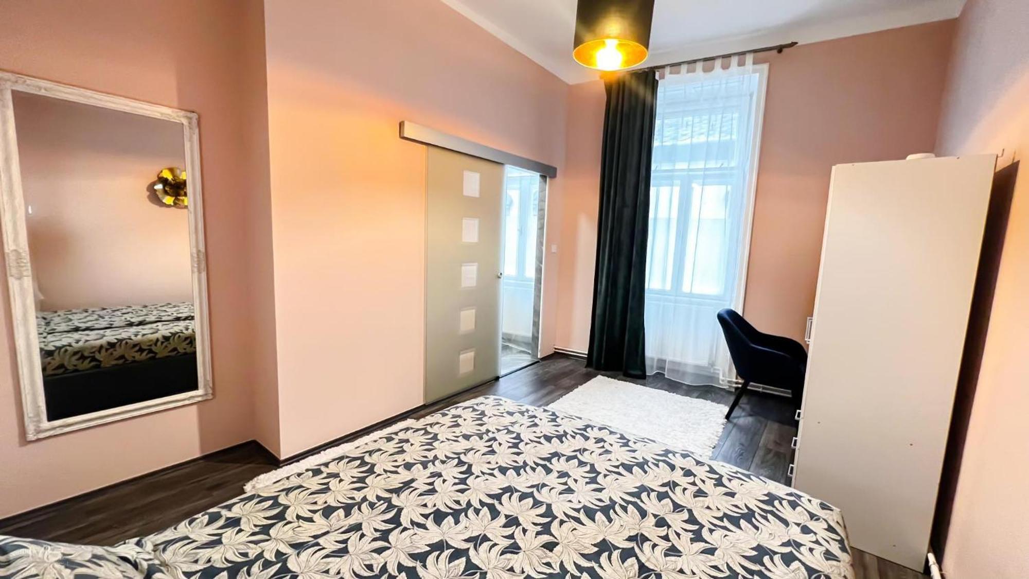 Flamingo Rezidencia Apartman Eger Eksteriør bilde